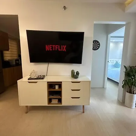 Modern Oasis: Pool + Netflix Apartment Manila Exterior photo