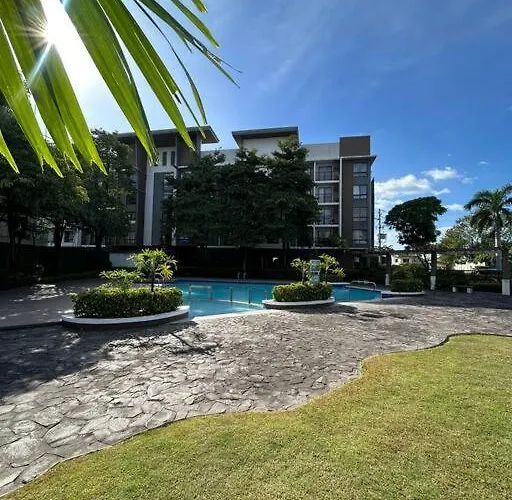Modern Oasis: Pool + Netflix